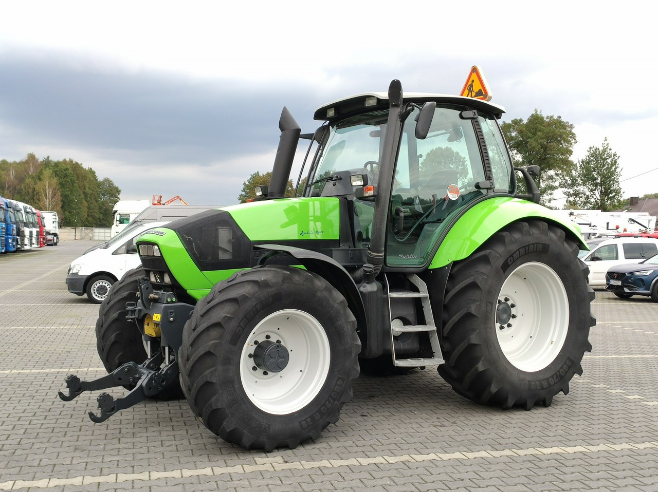 장궤형 트랙터 Deutz Fahr Agrotron M620 4x4 Przedni Tuz Wałek W.O.M Wyjścia do Przyczepy : 사진 6 장궤형 트랙터 Deutz Fahr Agrotron M620 4x4 Przedni Tuz Wałek W.O.M Wyjścia do Przyczepy : 사진 6
