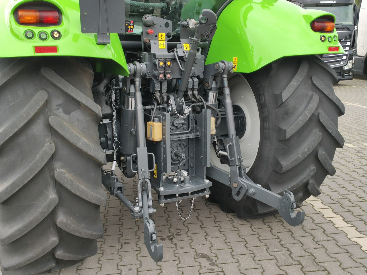 장궤형 트랙터 Deutz Fahr Agrotron M620 4x4 Przedni Tuz Wałek W.O.M Wyjścia do Przyczepy : 사진 15 장궤형 트랙터 Deutz Fahr Agrotron M620 4x4 Przedni Tuz Wałek W.O.M Wyjścia do Przyczepy : 사진 15