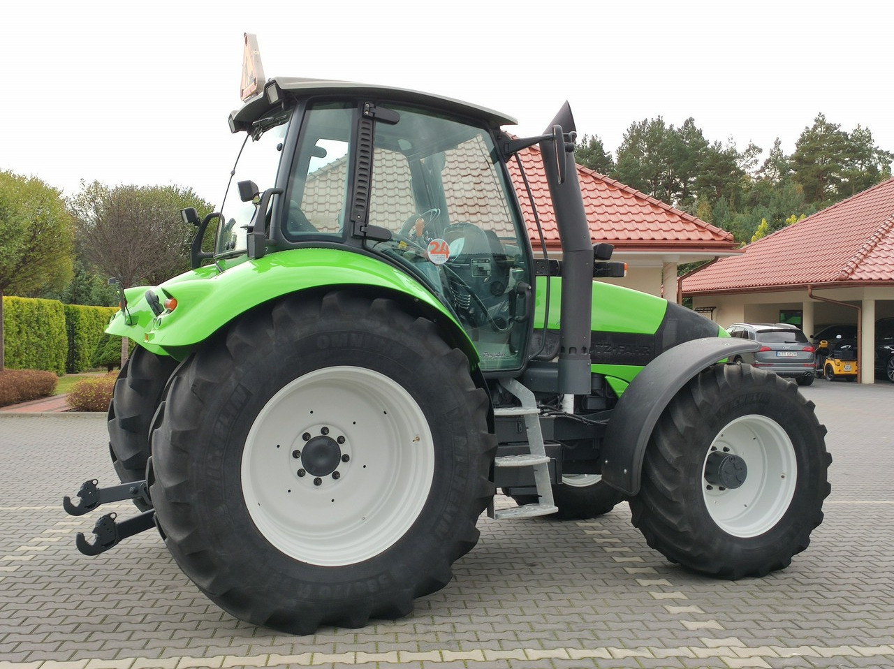 장궤형 트랙터 Deutz Fahr Agrotron M620 4x4 Przedni Tuz Wałek W.O.M Wyjścia do Przyczepy : 사진 11 장궤형 트랙터 Deutz Fahr Agrotron M620 4x4 Przedni Tuz Wałek W.O.M Wyjścia do Przyczepy : 사진 11