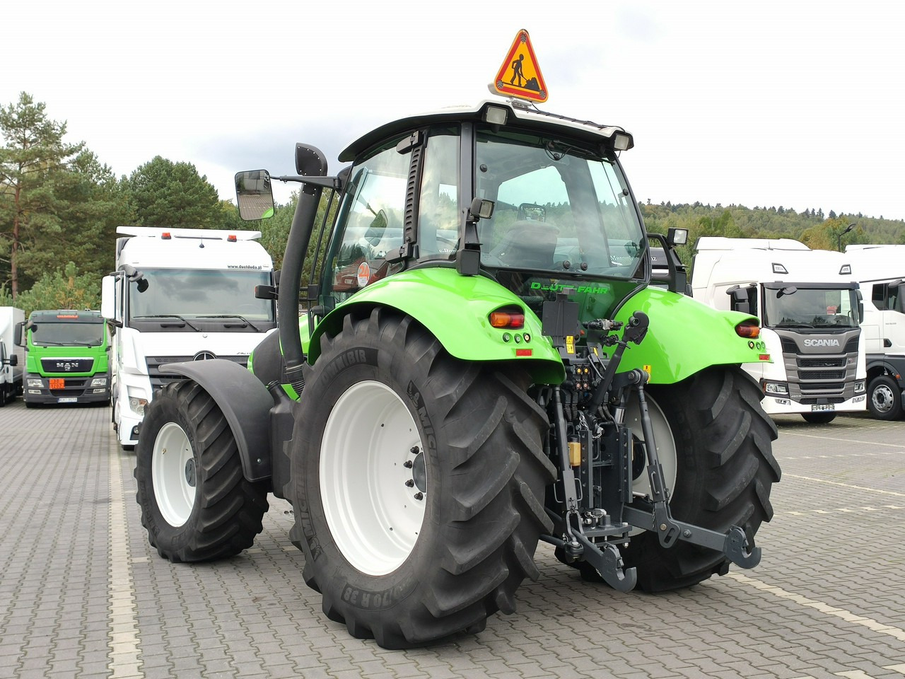 장궤형 트랙터 Deutz Fahr Agrotron M620 4x4 Przedni Tuz Wałek W.O.M Wyjścia do Przyczepy : 사진 12 장궤형 트랙터 Deutz Fahr Agrotron M620 4x4 Przedni Tuz Wałek W.O.M Wyjścia do Przyczepy : 사진 12