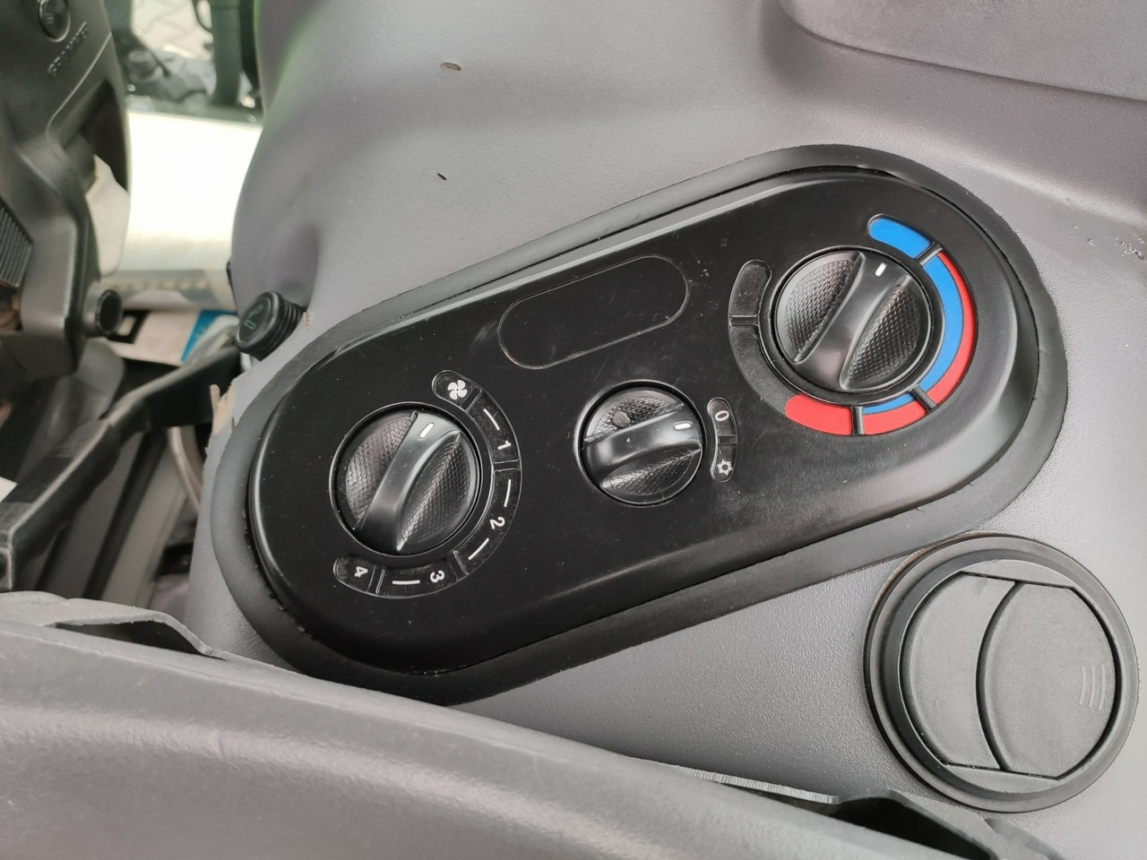 장궤형 트랙터 Deutz Fahr Agrotron M620 4x4 Przedni Tuz Wałek W.O.M Wyjścia do Przyczepy : 사진 22 장궤형 트랙터 Deutz Fahr Agrotron M620 4x4 Przedni Tuz Wałek W.O.M Wyjścia do Przyczepy : 사진 22