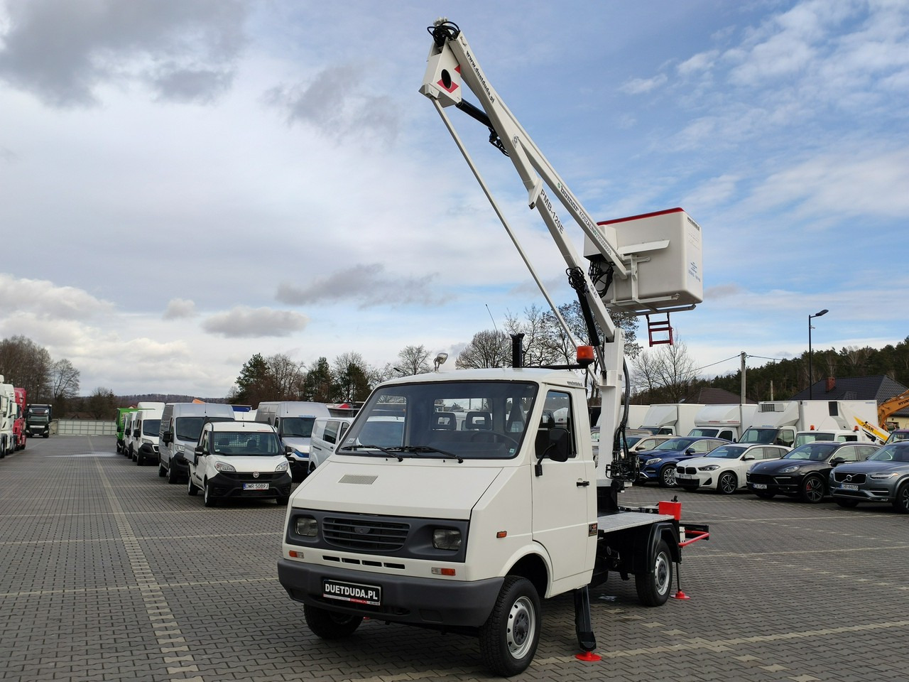 FS Lublin Lublin - 트럭 탑재 고가작업 플랫폼 : 사진 4 FS Lublin Lublin - 트럭 탑재 고가작업 플랫폼 : 사진 4