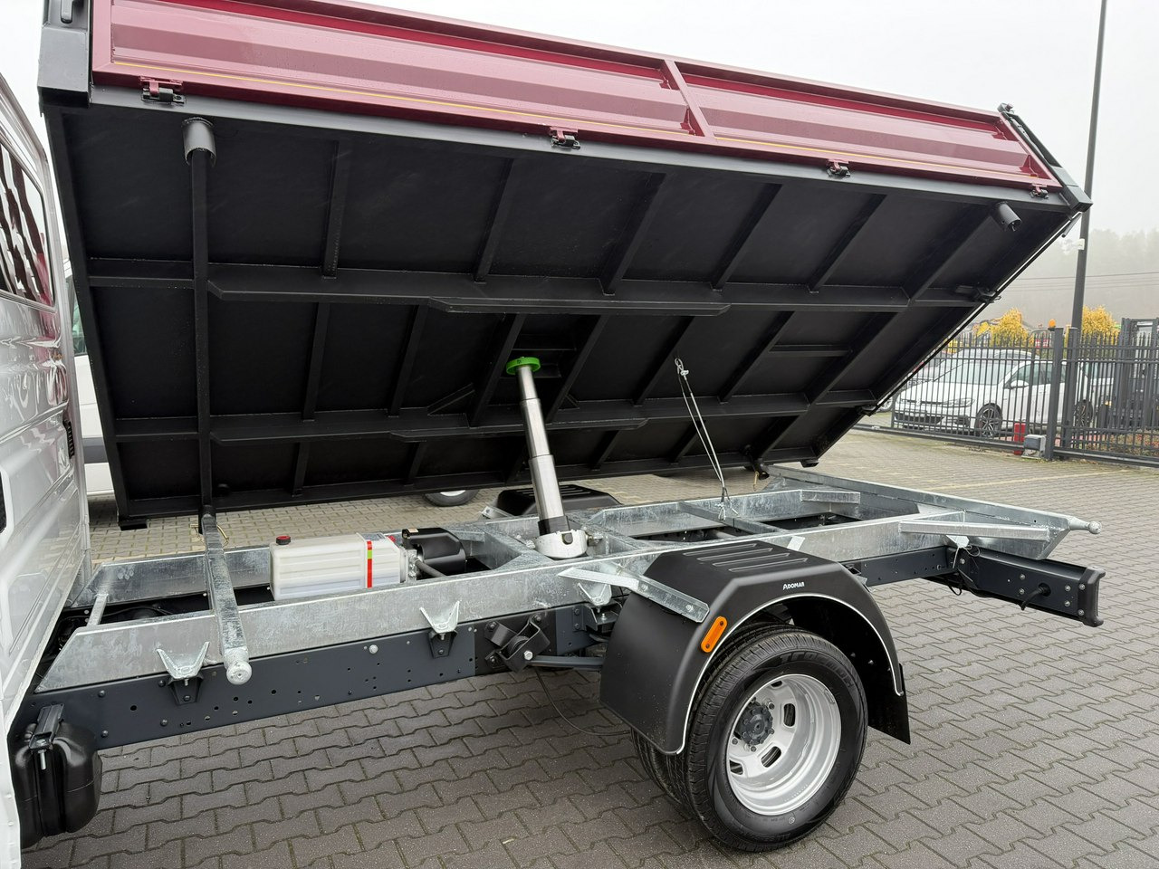 Iveco Daily 35C16 V - 덤프 밴 : 사진 3 Iveco Daily 35C16 V - 덤프 밴 : 사진 3