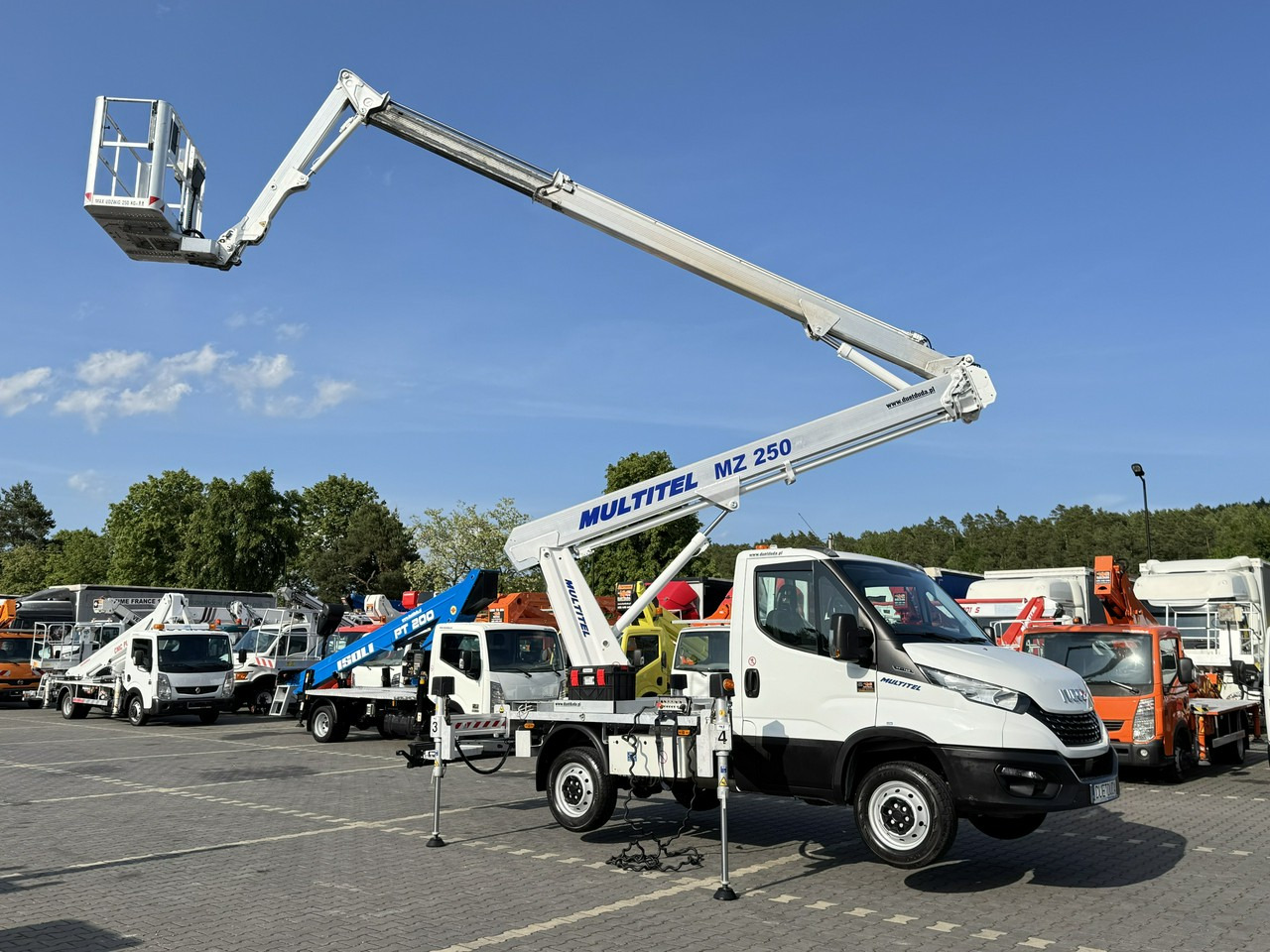 Iveco Daily 35S14 - 트럭 탑재 고가작업 플랫폼 : 사진 1 Iveco Daily 35S14 - 트럭 탑재 고가작업 플랫폼 : 사진 1