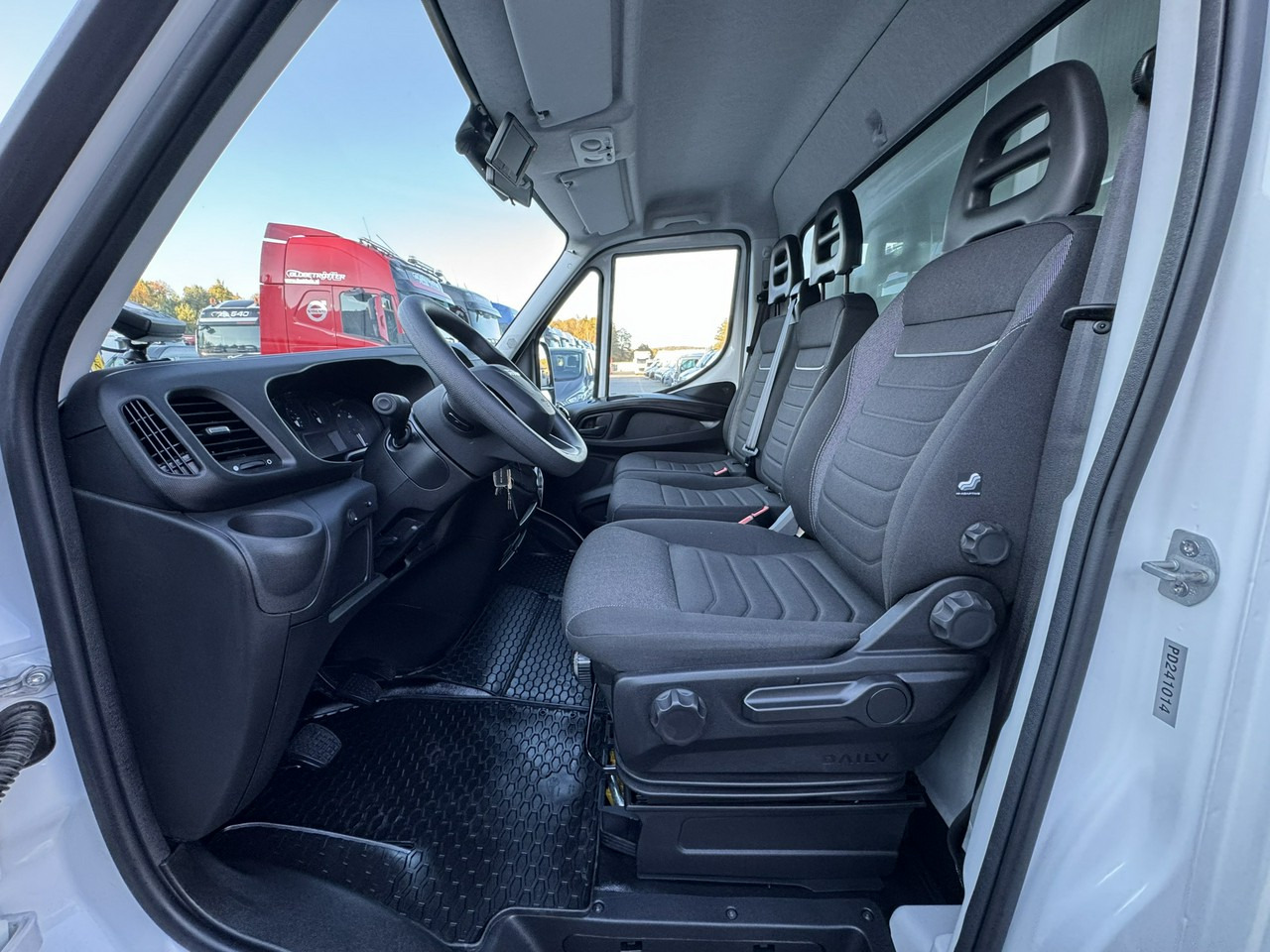 리스 Iveco Daily 35S16 V Iveco Daily 35S16 V : 사진 28