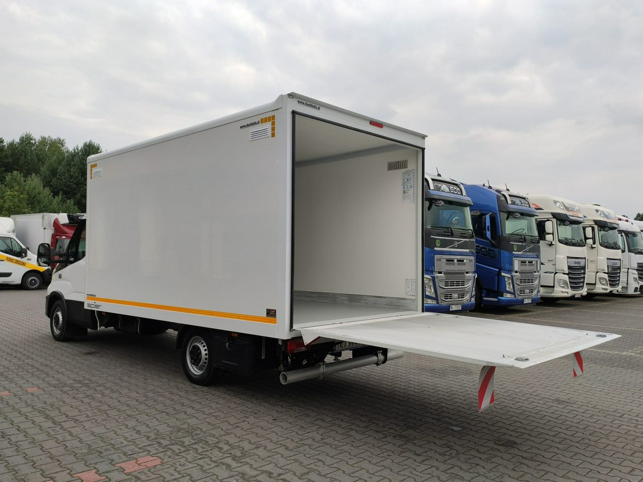 Iveco Daily 35S16S V - 박스 밴 : 사진 4 Iveco Daily 35S16S V - 박스 밴 : 사진 4
