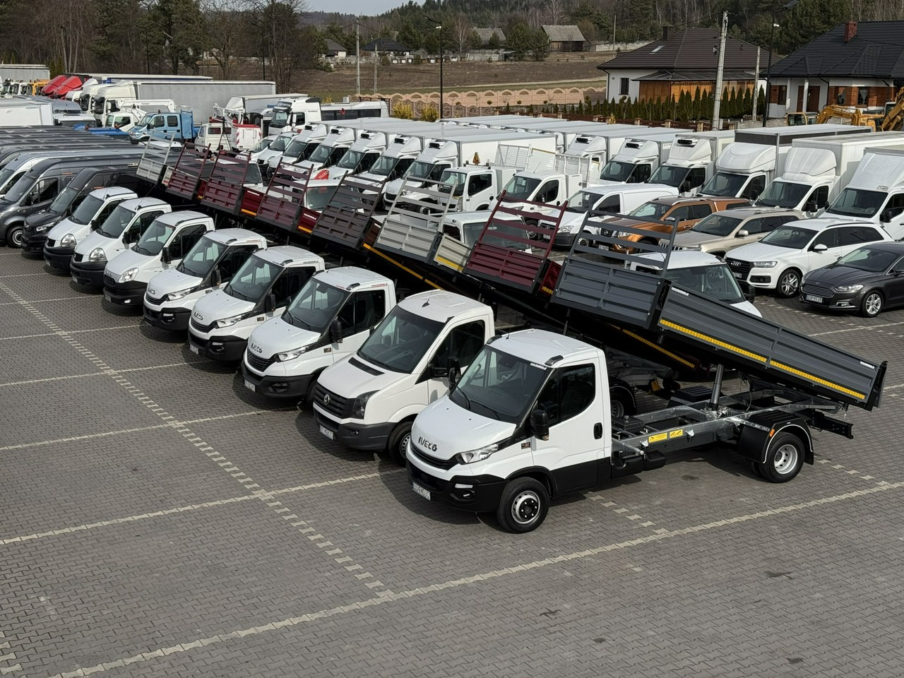 Iveco Daily 70C18 V H - 덤프 밴 : 사진 2 Iveco Daily 70C18 V H - 덤프 밴 : 사진 2