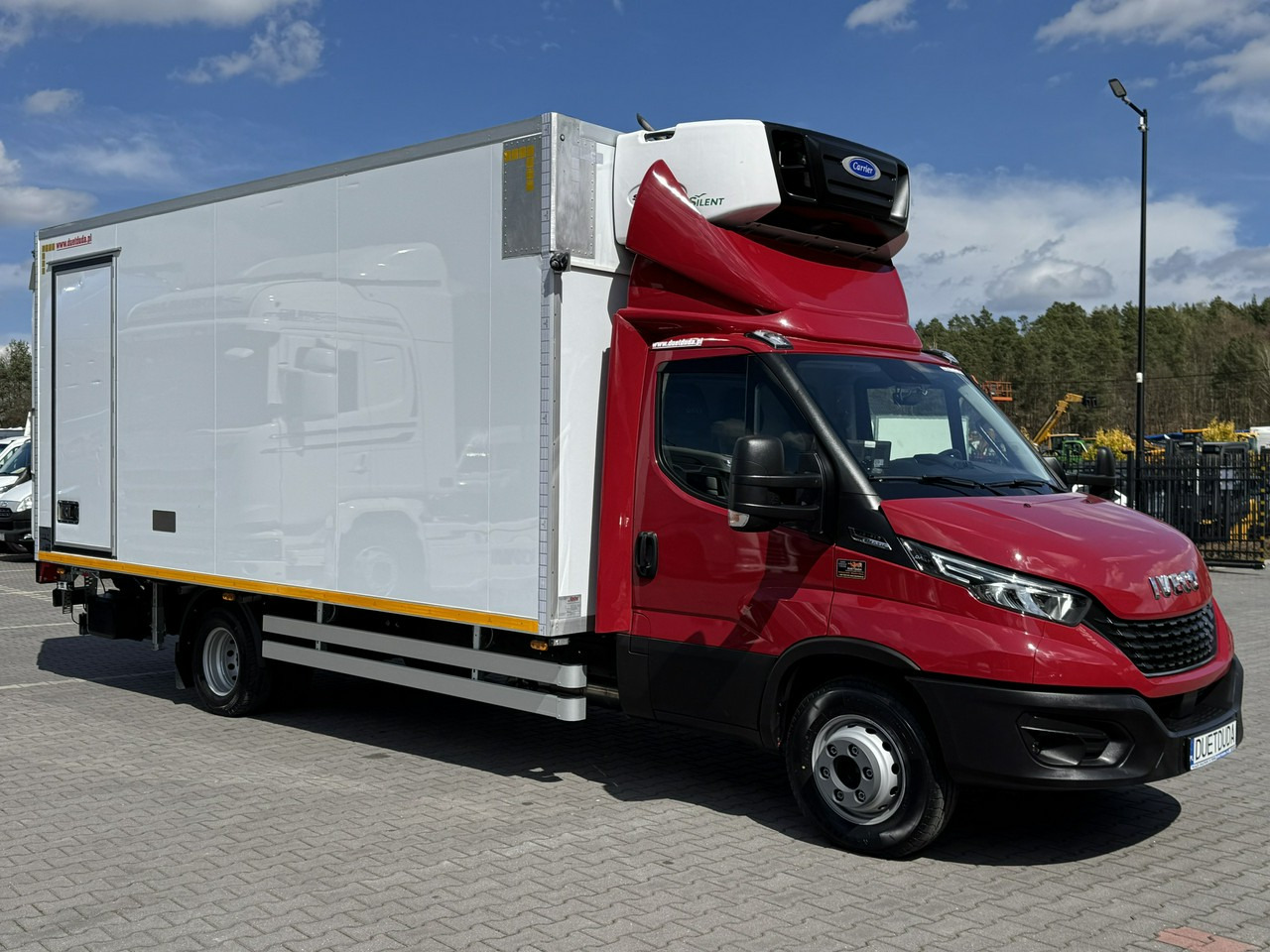 Iveco Daily 72C21 Mroźnia HI-MATIC Ściana Grodziowa Multitemperatura - 냉동 밴 : 사진 2 Iveco Daily 72C21 Mroźnia HI-MATIC Ściana Grodziowa Multitemperatura - 냉동 밴 : 사진 2