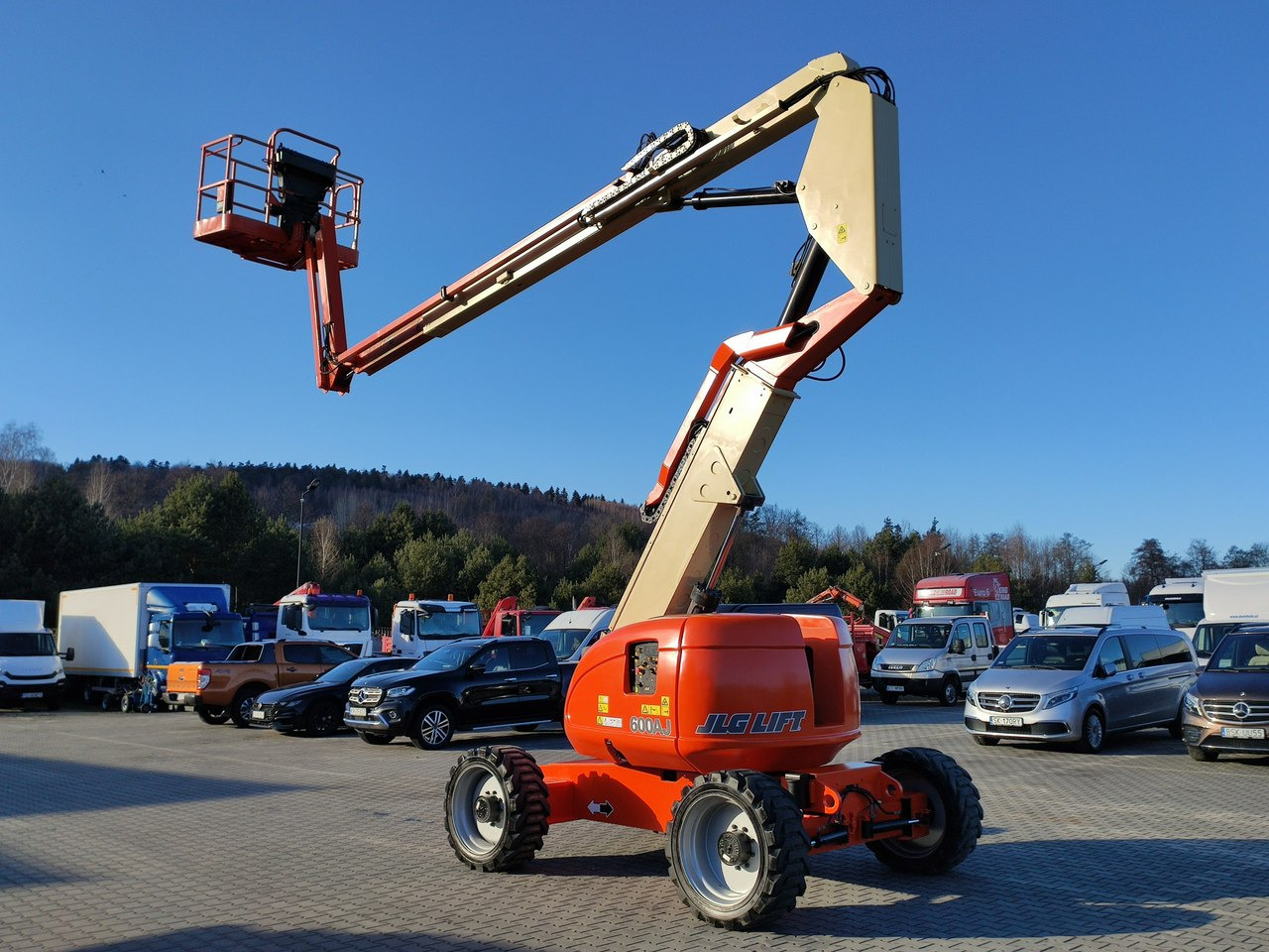 JLG 600AJ 4x4 PODNOŚNIK PRZEGUBOWY - 관절 붐 : 사진 4 JLG 600AJ 4x4 PODNOŚNIK PRZEGUBOWY - 관절 붐 : 사진 4