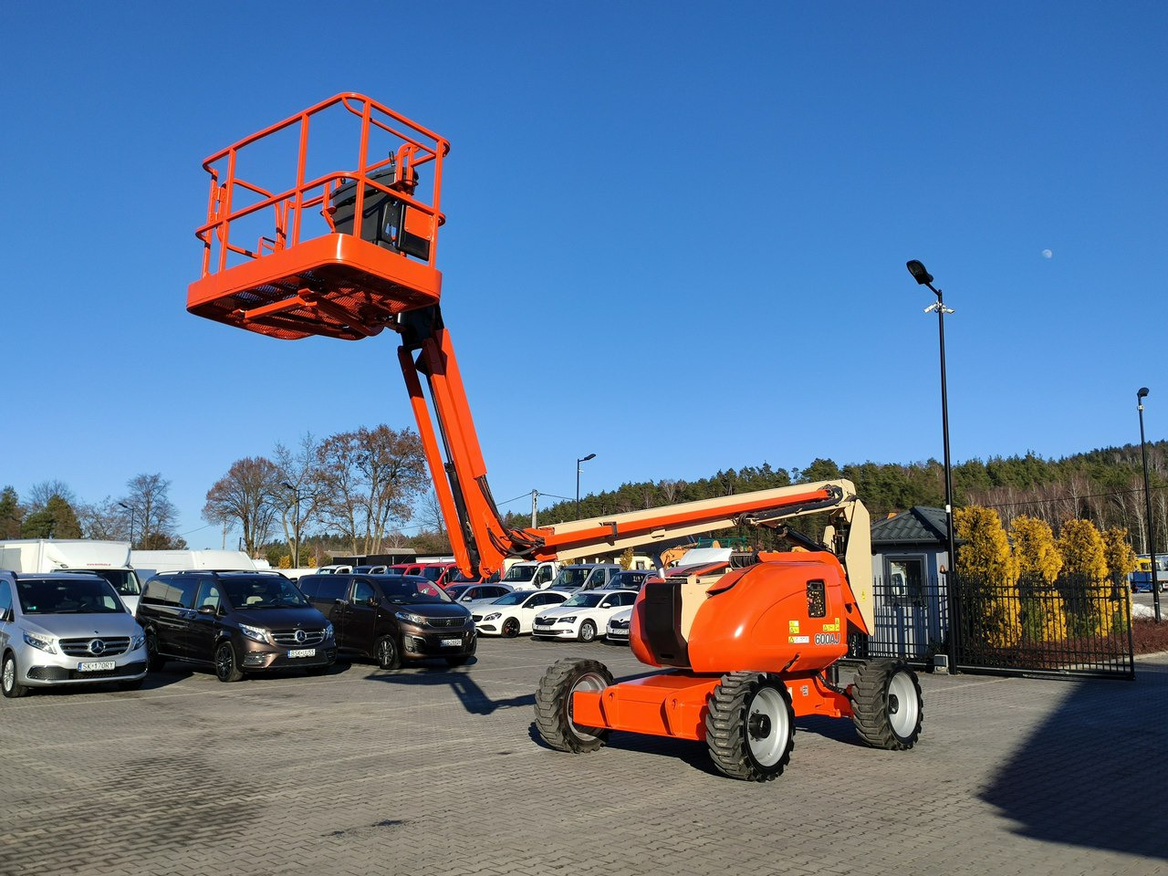JLG 600AJ 4x4 PODNOŚNIK PRZEGUBOWY - 관절 붐 : 사진 2 JLG 600AJ 4x4 PODNOŚNIK PRZEGUBOWY - 관절 붐 : 사진 2