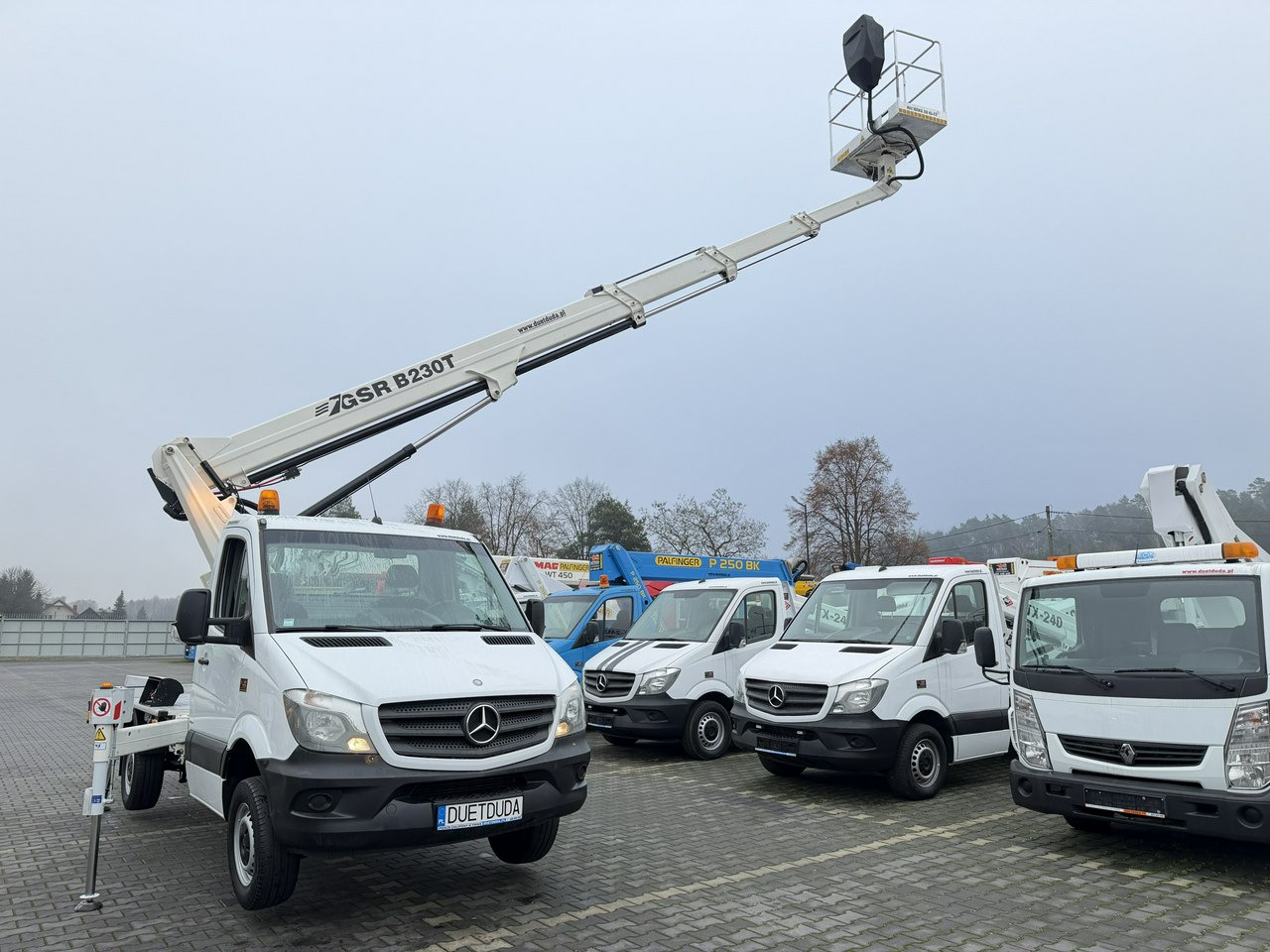 Mercedes Sprinter - 트럭 탑재 고가작업 플랫폼 : 사진 3 Mercedes Sprinter - 트럭 탑재 고가작업 플랫폼 : 사진 3