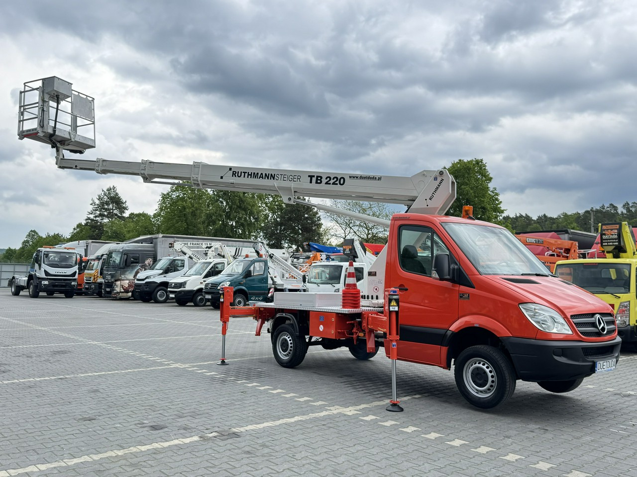 Mercedes Sprinter - 트럭 탑재 고가작업 플랫폼 : 사진 1 Mercedes Sprinter - 트럭 탑재 고가작업 플랫폼 : 사진 1