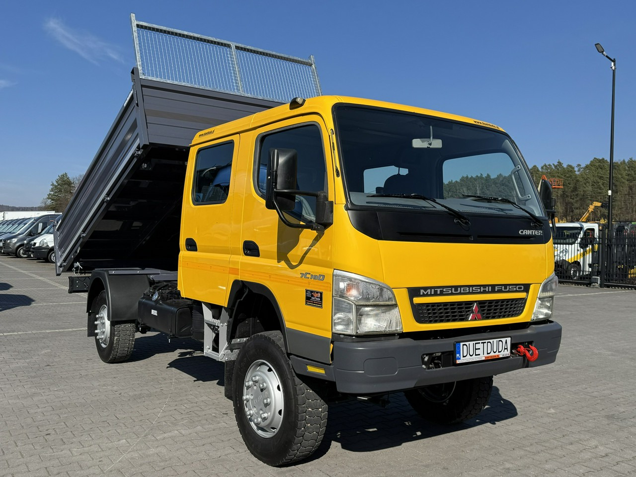Mitsubishi Canter Fuso 4x4 17C18D 4.9/180KM Wywrotka 3-stronna - 덤프트럭 : 사진 4 Mitsubishi Canter Fuso 4x4 17C18D 4.9/180KM Wywrotka 3-stronna - 덤프트럭 : 사진 4