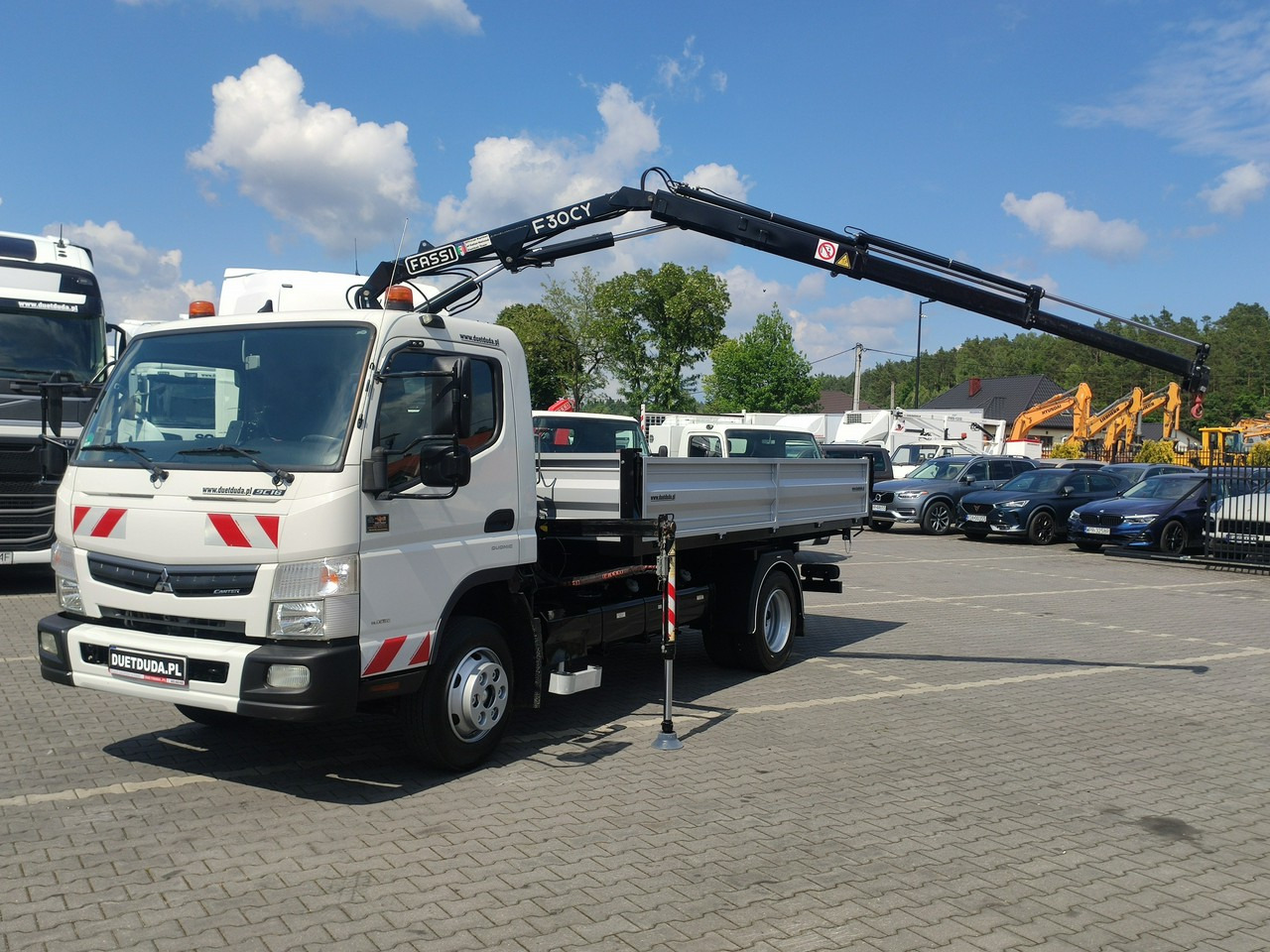 Mitsubishi Canter Fuso 9C18 3.0/180KM Automat, HDS FASSI F30 Wywrotka 3-str - 덤프트럭, 크레인 트럭 : 사진 1 Mitsubishi Canter Fuso 9C18 3.0/180KM Automat, HDS FASSI F30 Wywrotka 3-str - 덤프트럭, 크레인 트럭 : 사진 1