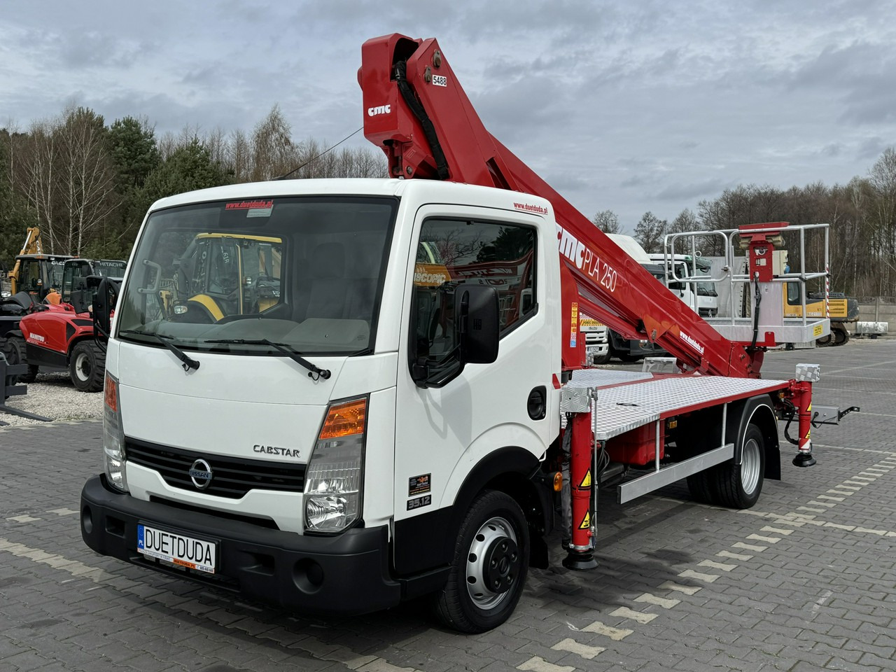 Nissan Cabstar - 트럭 탑재 고가작업 플랫폼 : 사진 4 Nissan Cabstar - 트럭 탑재 고가작업 플랫폼 : 사진 4
