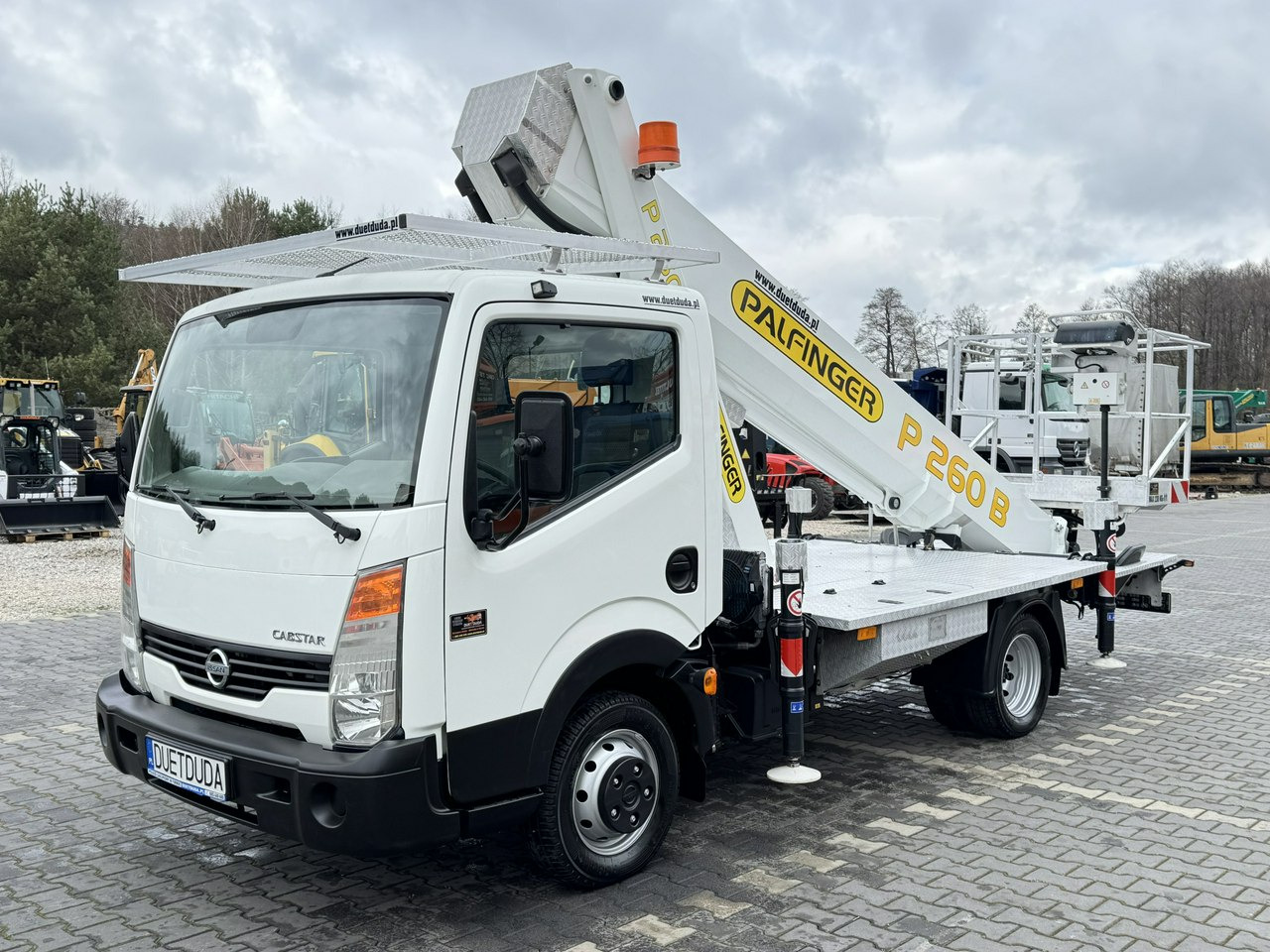 Nissan Cabstar - 트럭 탑재 고가작업 플랫폼 : 사진 4 Nissan Cabstar - 트럭 탑재 고가작업 플랫폼 : 사진 4