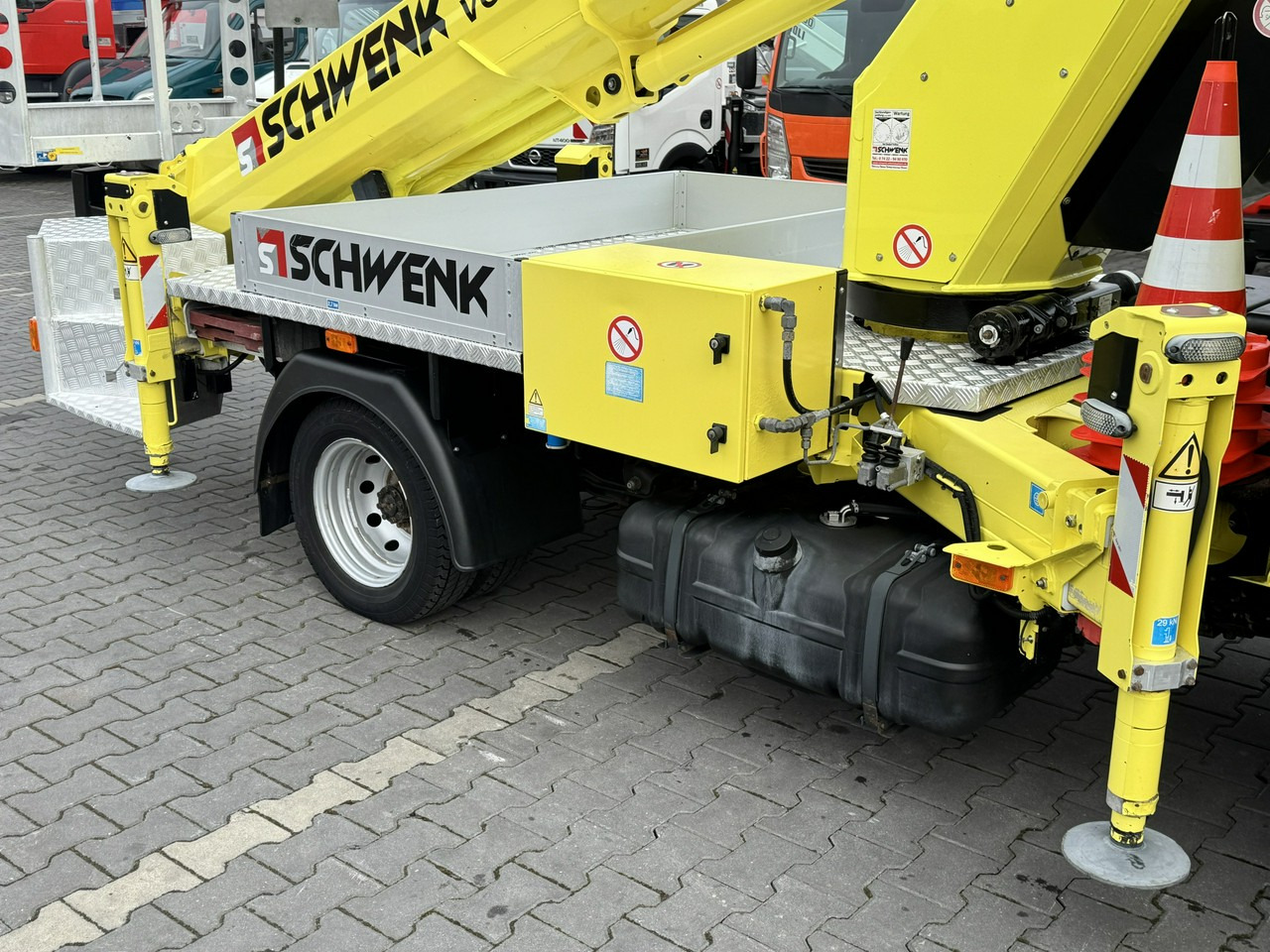 Nissan Cabstar - 트럭 탑재 고가작업 플랫폼 : 사진 5 Nissan Cabstar - 트럭 탑재 고가작업 플랫폼 : 사진 5