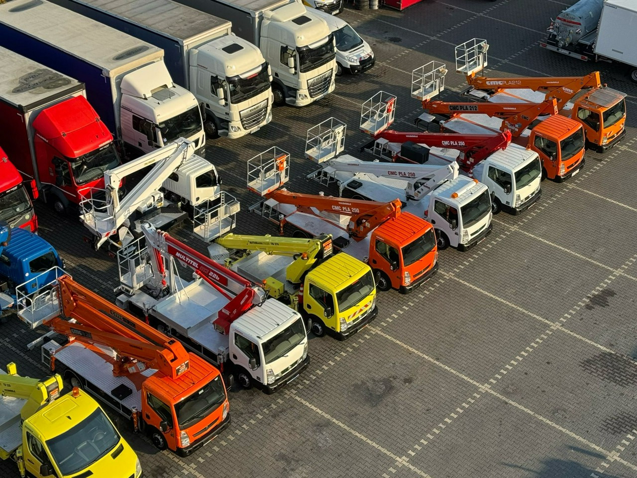 Nissan Cabstar - 트럭 탑재 고가작업 플랫폼 : 사진 2 Nissan Cabstar - 트럭 탑재 고가작업 플랫폼 : 사진 2