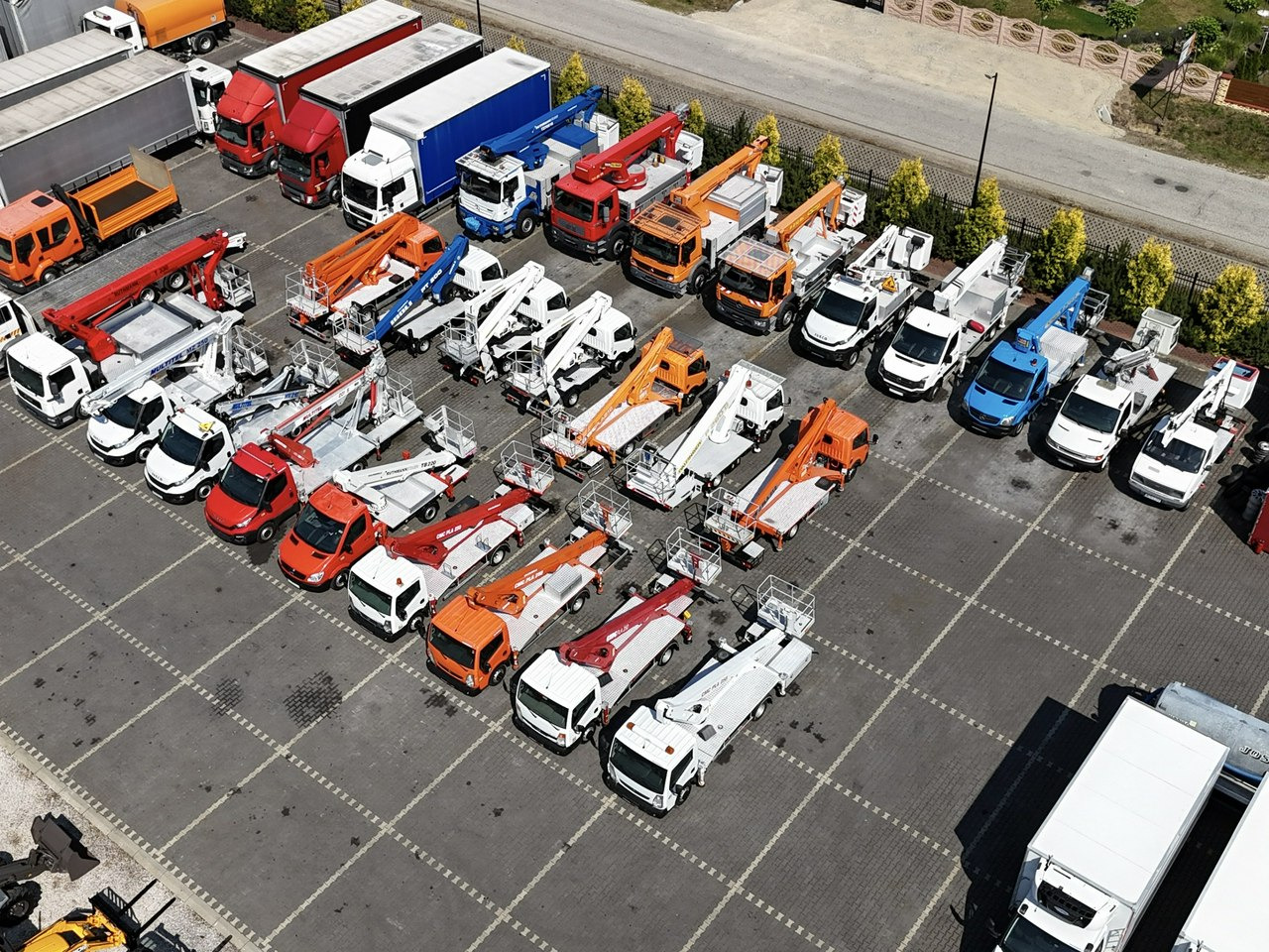 Nissan Zwyżka Podnośnik Koszowy 4X4 CABSTAR MAXITY SPRINTER - 트럭 탑재 고가작업 플랫폼 : 사진 3 Nissan Zwyżka Podnośnik Koszowy 4X4 CABSTAR MAXITY SPRINTER - 트럭 탑재 고가작업 플랫폼 : 사진 3