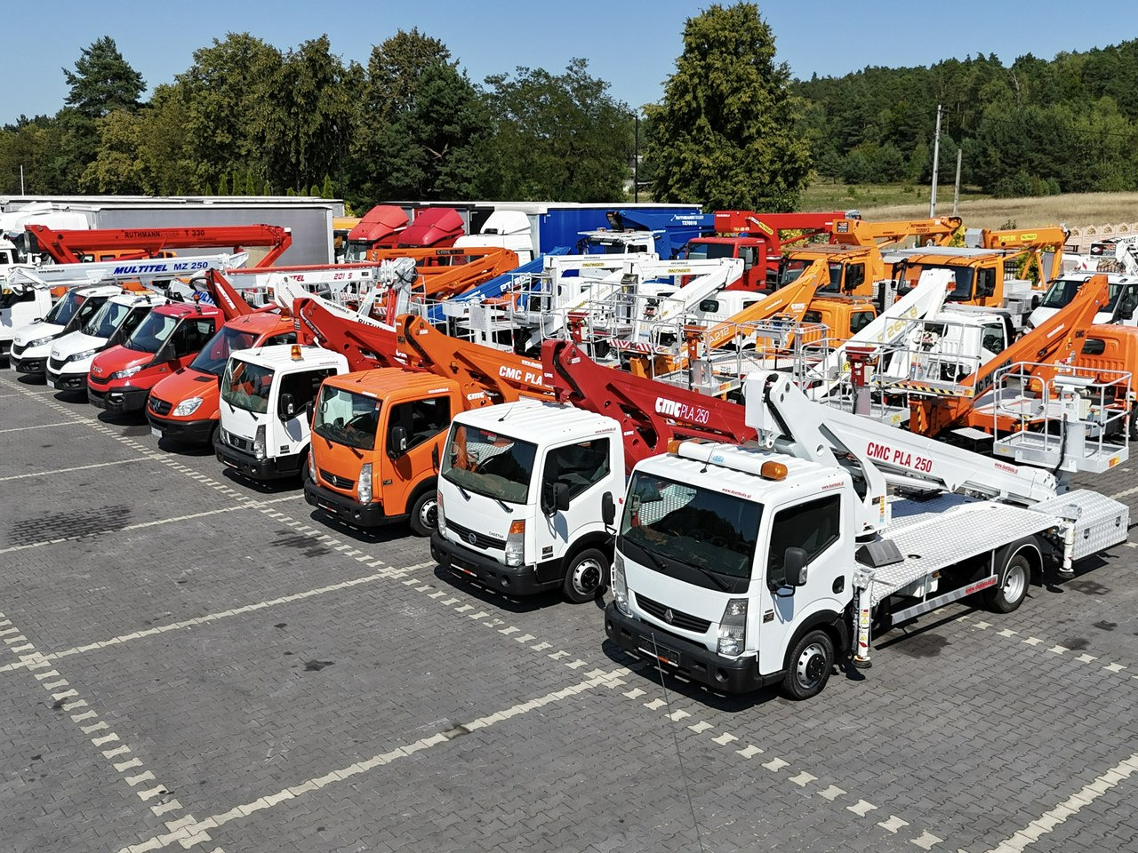 Nissan Zwyżka Podnośnik Koszowy 4X4 CABSTAR MAXITY SPRINTER - 트럭 탑재 고가작업 플랫폼 : 사진 1 Nissan Zwyżka Podnośnik Koszowy 4X4 CABSTAR MAXITY SPRINTER - 트럭 탑재 고가작업 플랫폼 : 사진 1