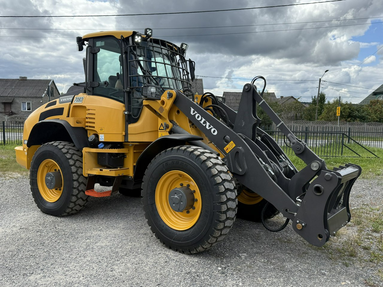 Volvo Waga -10ton WHEEL LOADER L45H Maszyna w Bardzo Dobrym Stanie - 휠 로더 : 사진 1 Volvo Waga -10ton WHEEL LOADER L45H Maszyna w Bardzo Dobrym Stanie - 휠 로더 : 사진 1