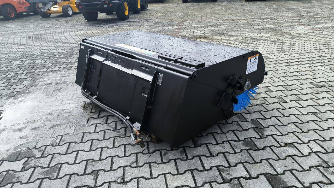 BOBCAT SWEEPER 72 - 빗자루 스키드 스티어 로더 용 : 사진 4 BOBCAT SWEEPER 72 - 빗자루 스키드 스티어 로더 용 : 사진 4