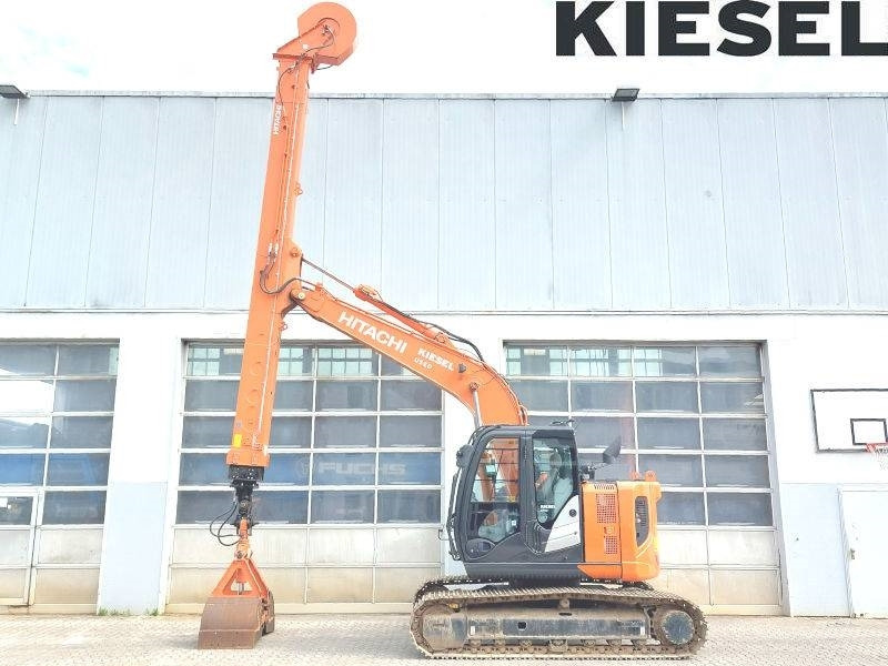 Hitachi ZX 135 US-6 Teledipper - 크롤러 굴삭기 : 사진 1 Hitachi ZX 135 US-6 Teledipper - 크롤러 굴삭기 : 사진 1