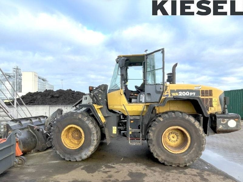 Komatsu WA 200 PT-5 - 휠 로더 : 사진 1 Komatsu WA 200 PT-5 - 휠 로더 : 사진 1