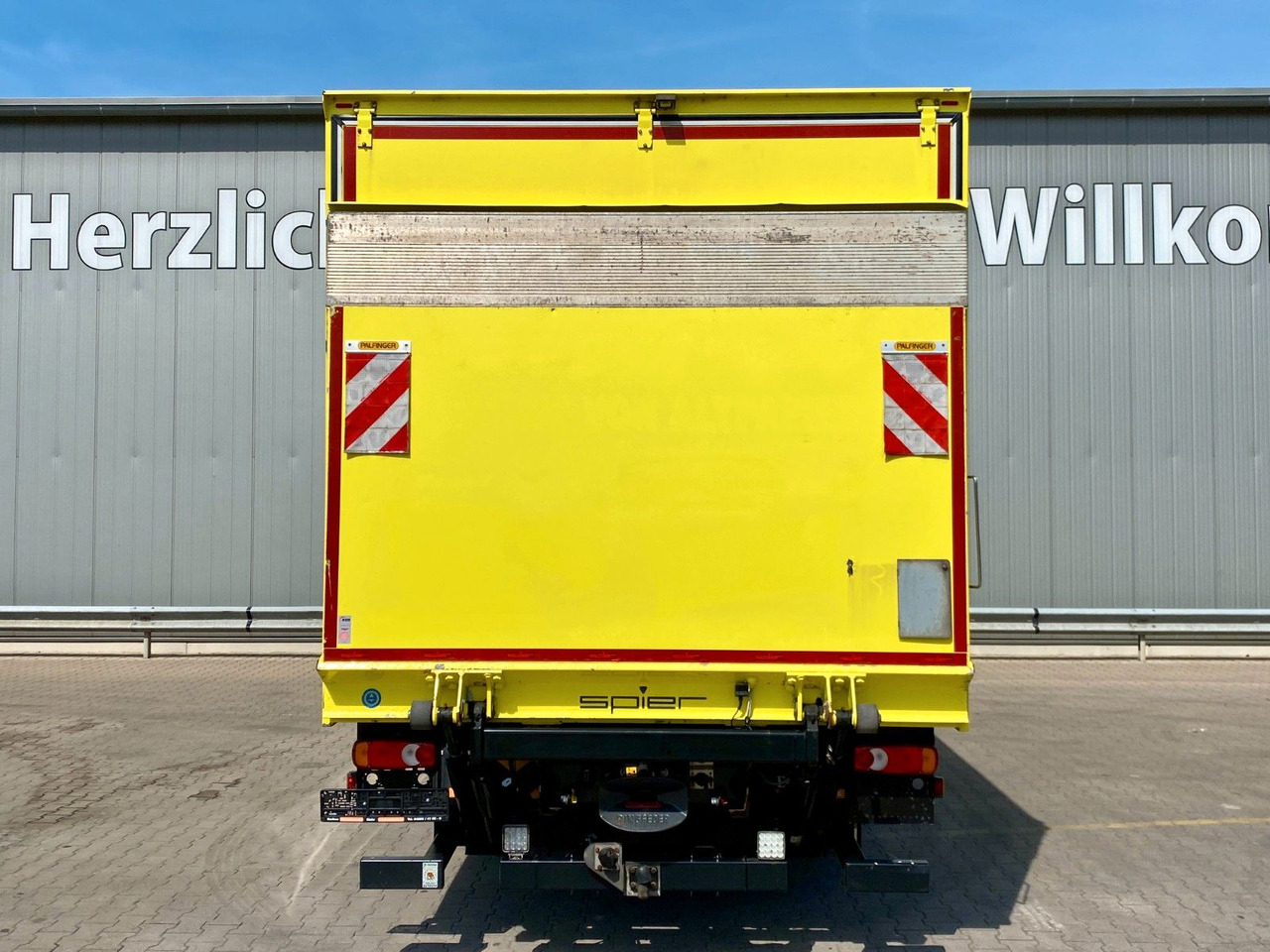 Iveco 160-250 Eurocargo | LBW 2,00to.*3x Sitze*Navi*AC - 박스 트럭 : 사진 4 Iveco 160-250 Eurocargo | LBW 2,00to.*3x Sitze*Navi*AC - 박스 트럭 : 사진 4