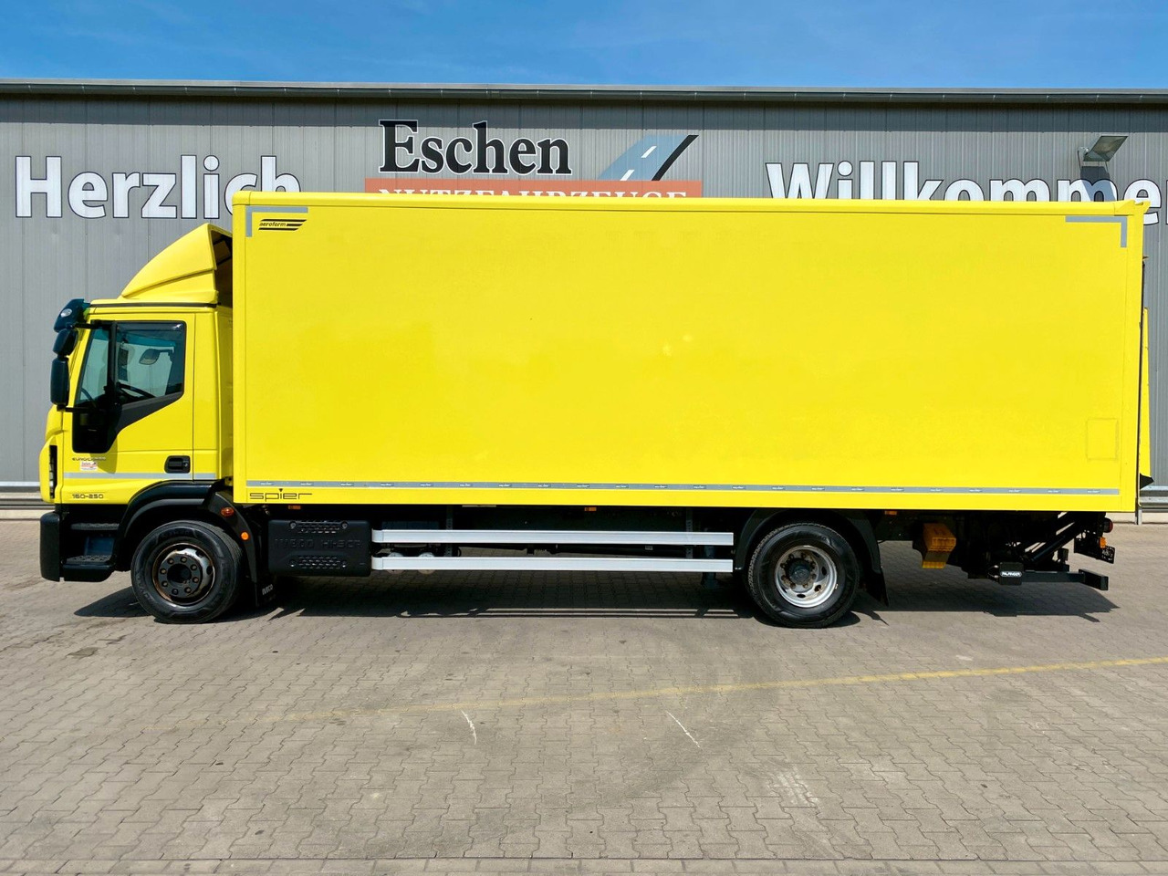 Iveco 160-250 Eurocargo | LBW 2,00to.*3x Sitze*Navi*AC - 박스 트럭 : 사진 2 Iveco 160-250 Eurocargo | LBW 2,00to.*3x Sitze*Navi*AC - 박스 트럭 : 사진 2
