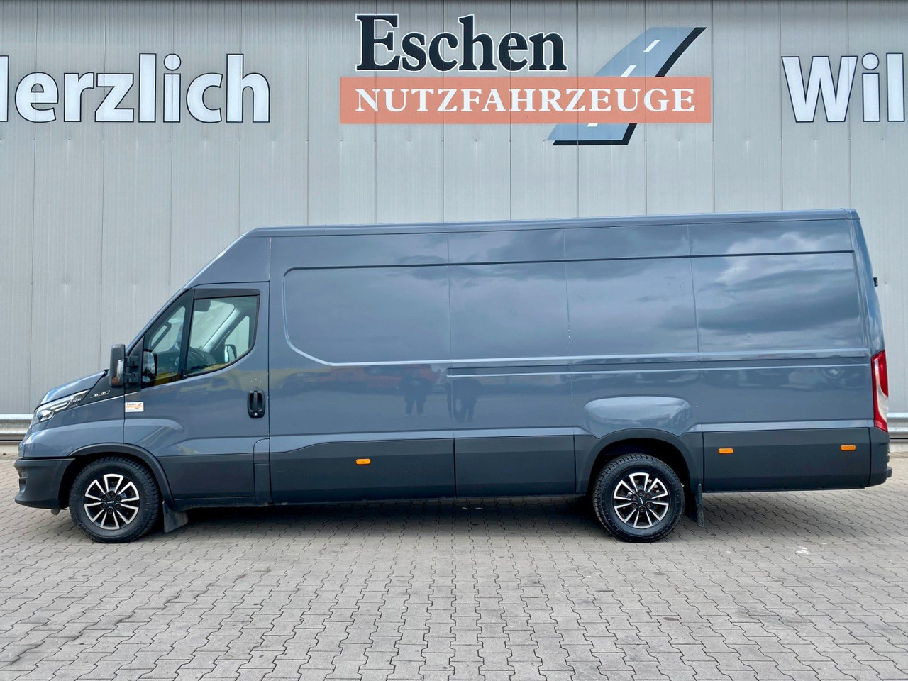 Iveco 35 S 16 Daily | Schiebetür*Kamera*Navi*AC*1.Hand - 승합차 : 사진 2 Iveco 35 S 16 Daily | Schiebetür*Kamera*Navi*AC*1.Hand - 승합차 : 사진 2