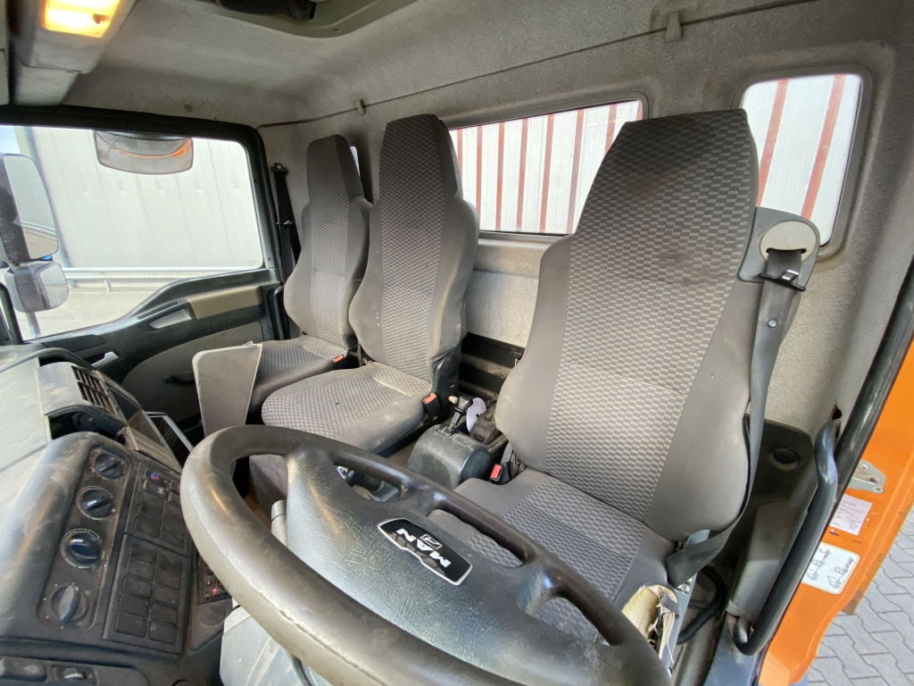 MAN TGL 8.210 4x2 BL - 드롭사이드/ 플랫베드 트럭 : 사진 4 MAN TGL 8.210 4x2 BL - 드롭사이드/ 플랫베드 트럭 : 사진 4