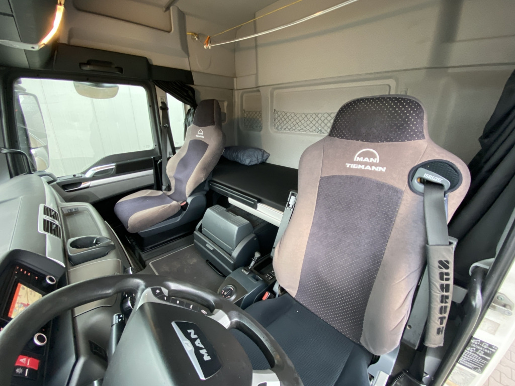 MAN TGX 18.440 4x2 BLS - 트랙터 유닛 : 사진 4 MAN TGX 18.440 4x2 BLS - 트랙터 유닛 : 사진 4