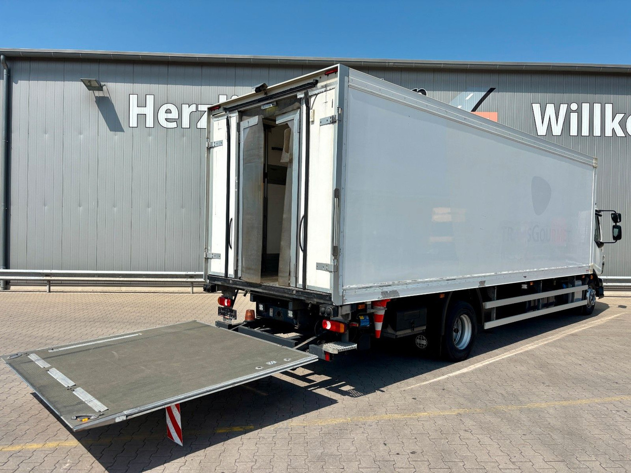 Volvo FL 250|CarrierSupra1250MT*Diesel/Netz*LBW 2.0to. - 냉동탑차 : 사진 5 Volvo FL 250|CarrierSupra1250MT*Diesel/Netz*LBW 2.0to. - 냉동탑차 : 사진 5