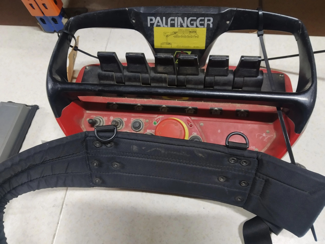 Grúa Palfinger PK 6001 - 로더 크레인 트럭 용 : 사진 5 Grúa Palfinger PK 6001 - 로더 크레인 트럭 용 : 사진 5