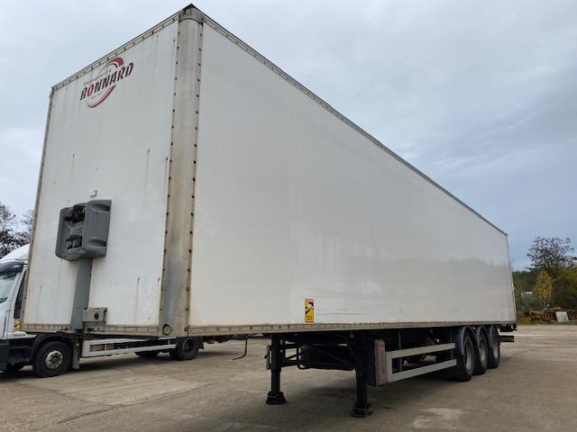 Fruehauf - 밀폐형 박스 세미 트레일러 : 사진 1 Fruehauf - 밀폐형 박스 세미 트레일러 : 사진 1