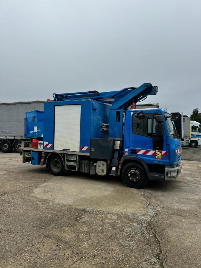 Iveco Eurocargo 100E18 - 트럭 탑재 고가작업 플랫폼 : 사진 4 Iveco Eurocargo 100E18 - 트럭 탑재 고가작업 플랫폼 : 사진 4