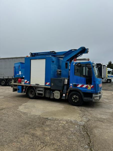 Iveco Eurocargo 100E19 - 트럭 탑재 고가작업 플랫폼 : 사진 4 Iveco Eurocargo 100E19 - 트럭 탑재 고가작업 플랫폼 : 사진 4