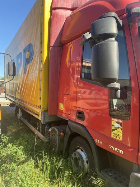 Iveco - 커튼사이더 트럭 : 사진 4 Iveco - 커튼사이더 트럭 : 사진 4