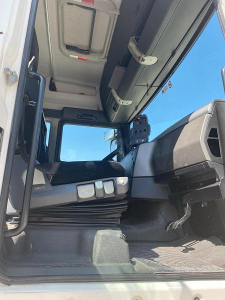 MAN TGX 18.360 - 커튼사이더 트럭 : 사진 4 MAN TGX 18.360 - 커튼사이더 트럭 : 사진 4