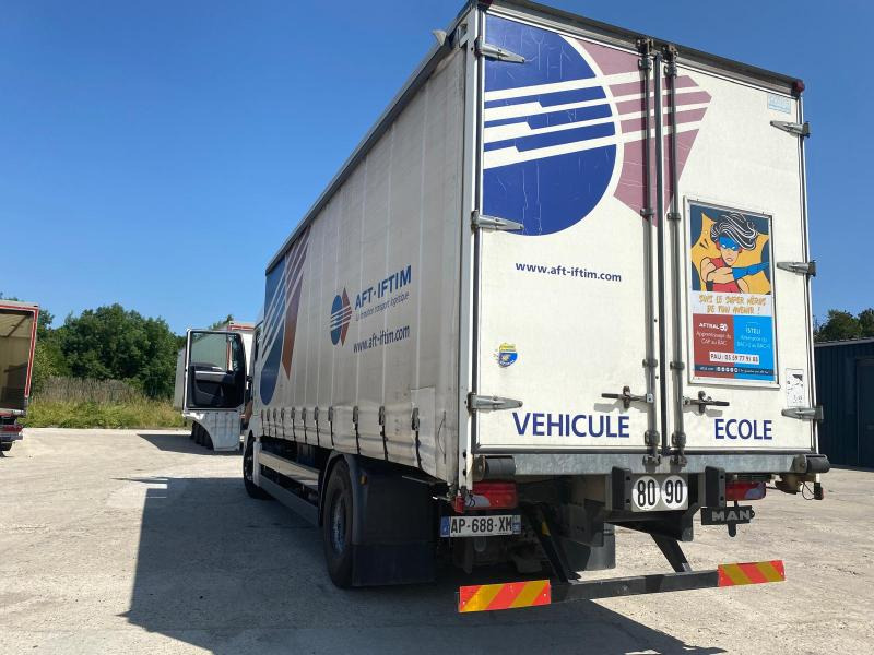 MAN TGX 18.360 - 커튼사이더 트럭 : 사진 3 MAN TGX 18.360 - 커튼사이더 트럭 : 사진 3