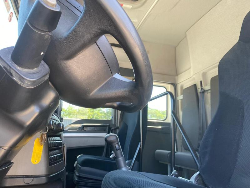 MAN TGX 18.360 - 커튼사이더 트럭 : 사진 4 MAN TGX 18.360 - 커튼사이더 트럭 : 사진 4