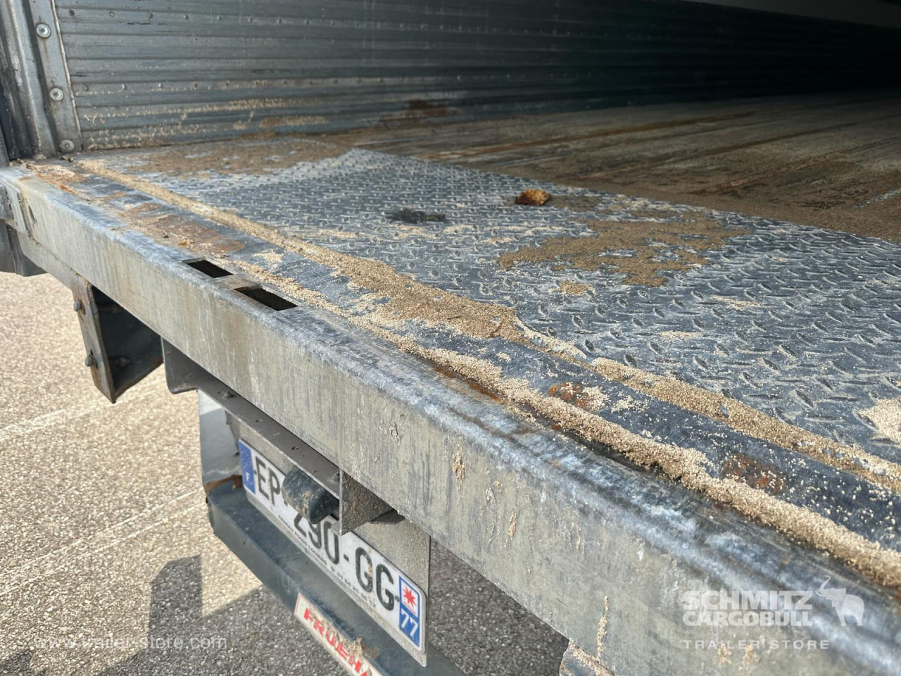 FRUEHAUF Dryfreight Standard Roller shutter door - 밀폐형 박스 세미 트레일러 : 사진 4 FRUEHAUF Dryfreight Standard Roller shutter door - 밀폐형 박스 세미 트레일러 : 사진 4