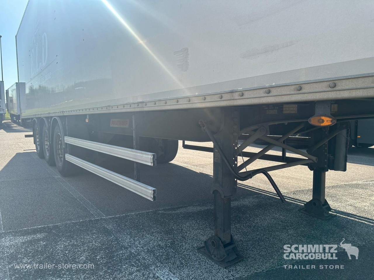 FRUEHAUF Dryfreight Standard Roller shutter door - 밀폐형 박스 세미 트레일러 : 사진 2 FRUEHAUF Dryfreight Standard Roller shutter door - 밀폐형 박스 세미 트레일러 : 사진 2