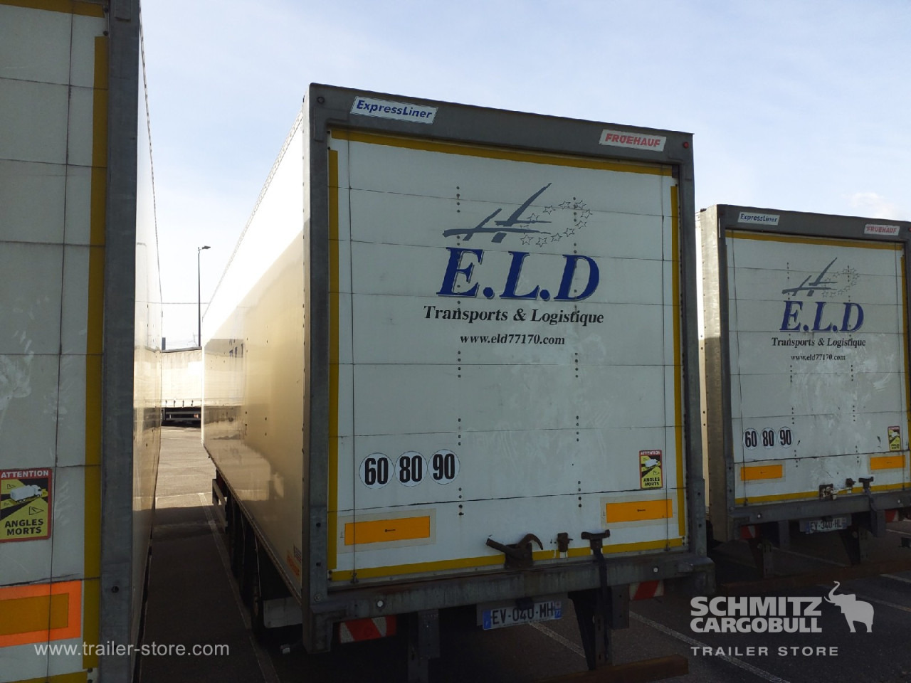 FRUEHAUF Dryfreight Standard Roller shutter door - 밀폐형 박스 세미 트레일러 : 사진 2 FRUEHAUF Dryfreight Standard Roller shutter door - 밀폐형 박스 세미 트레일러 : 사진 2