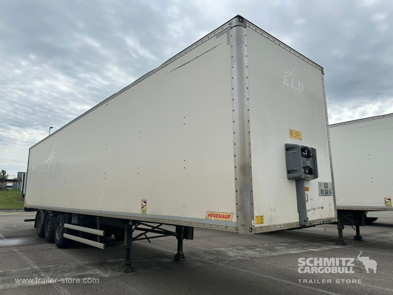 FRUEHAUF Dryfreight Standard - 밀폐형 박스 세미 트레일러 : 사진 1 FRUEHAUF Dryfreight Standard - 밀폐형 박스 세미 트레일러 : 사진 1