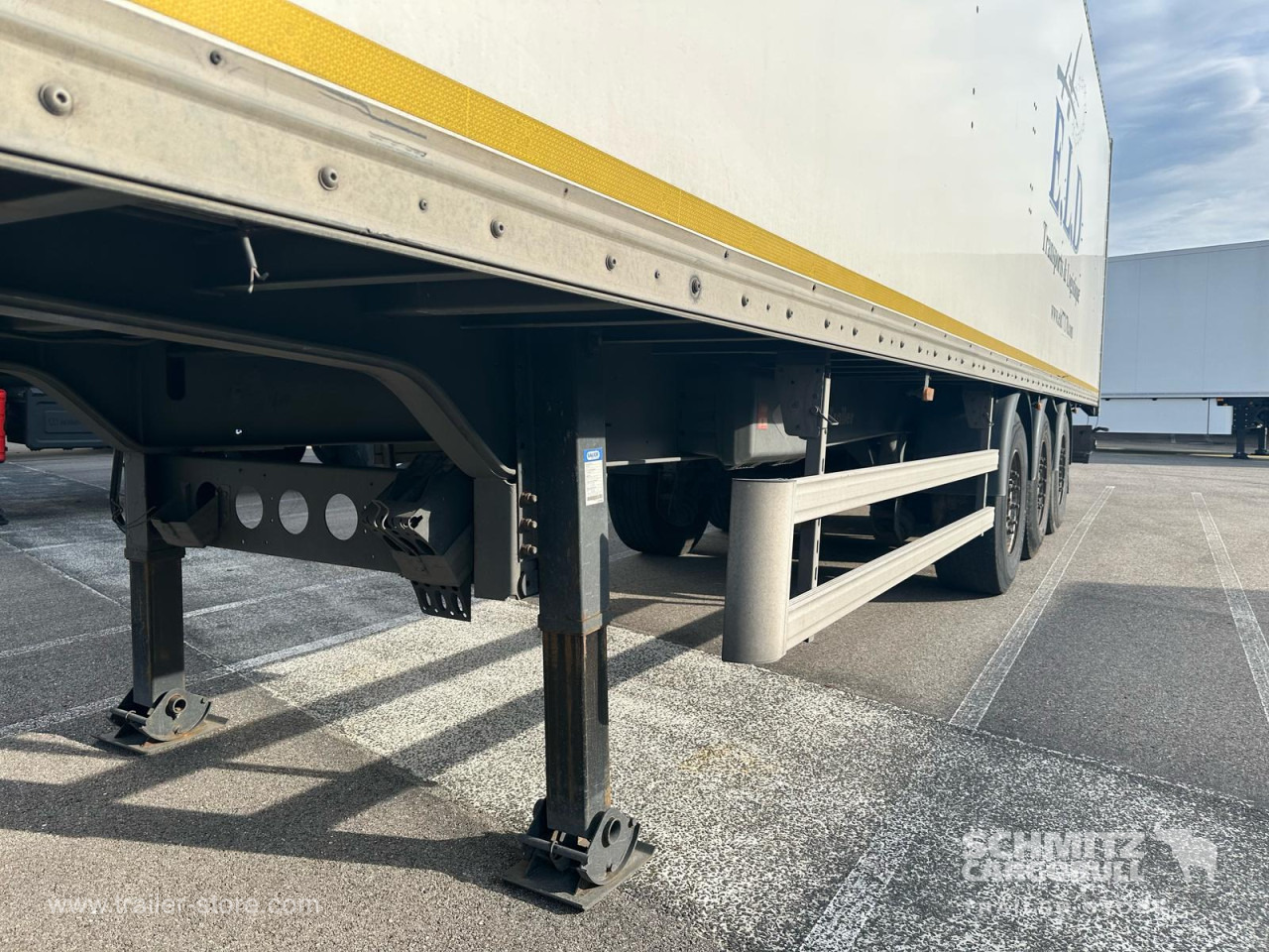LECI TRAILER Dryfreight Standard Roller shutter door - 밀폐형 박스 세미 트레일러 : 사진 2 LECI TRAILER Dryfreight Standard Roller shutter door - 밀폐형 박스 세미 트레일러 : 사진 2