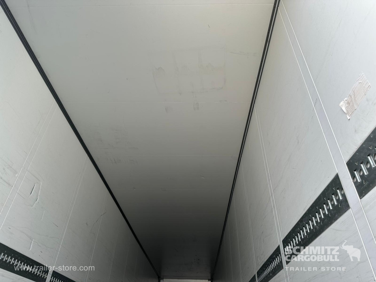 SCHMITZ Caisse sêche Mega - 밀폐형 박스 세미 트레일러 : 사진 4 SCHMITZ Caisse sêche Mega - 밀폐형 박스 세미 트레일러 : 사진 4