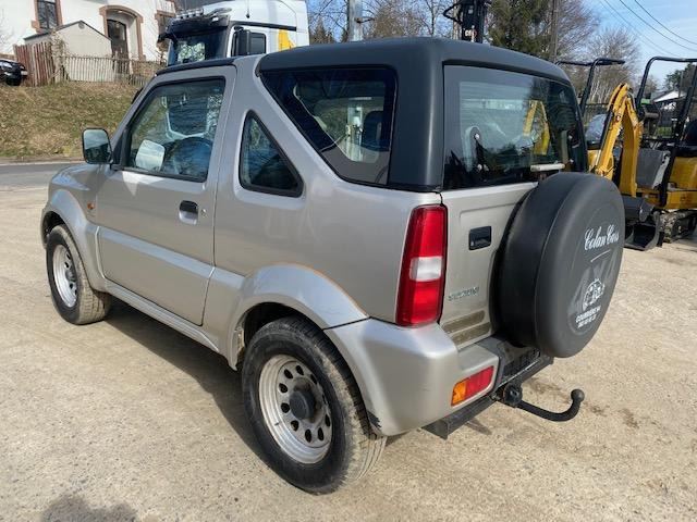 Suzuki Jimny - 차량 : 사진 4 Suzuki Jimny - 차량 : 사진 4