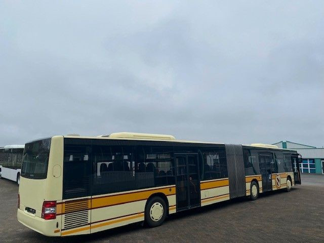 MAN A 23 Lions City Gelenkbus KLIMA 60 Sitze GURTE - 굴절버스 : 사진 4 MAN A 23 Lions City Gelenkbus KLIMA 60 Sitze GURTE - 굴절버스 : 사진 4